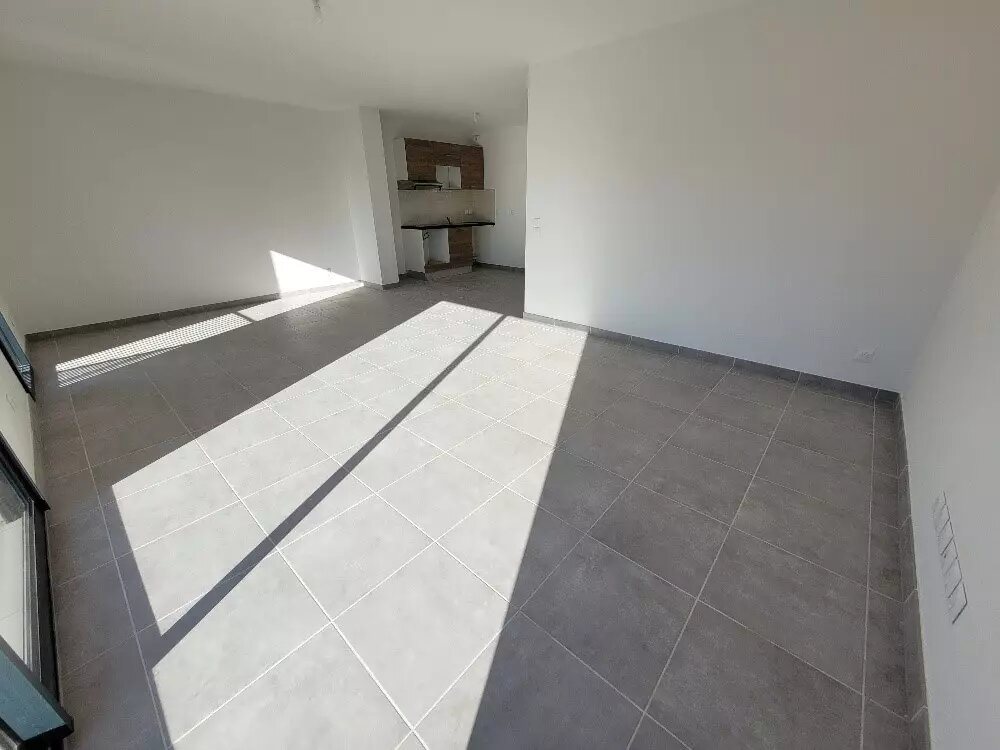Appartement à louer, 84m², Vias