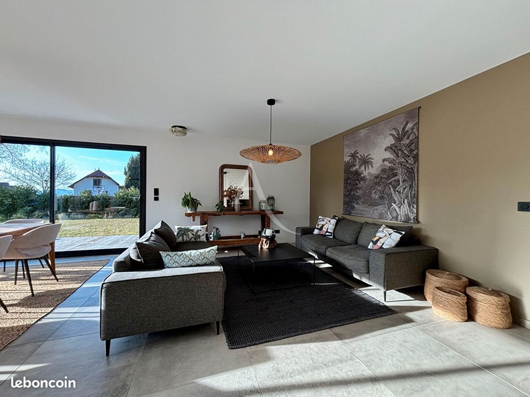 Maison à louer, 127m², Quintal