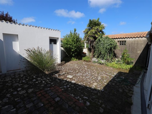 House F6