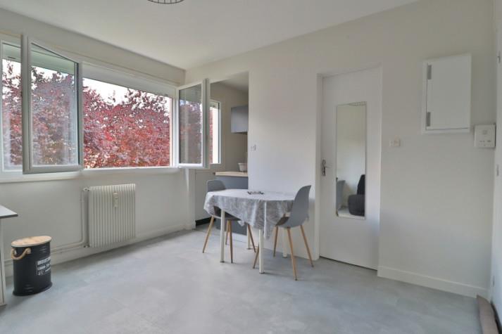 Appartement à louer, 25m², Saint-Julien-les-Villas