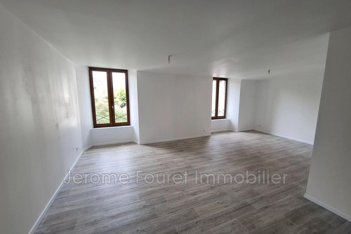 Appartement à louer, 81m², Neuvic