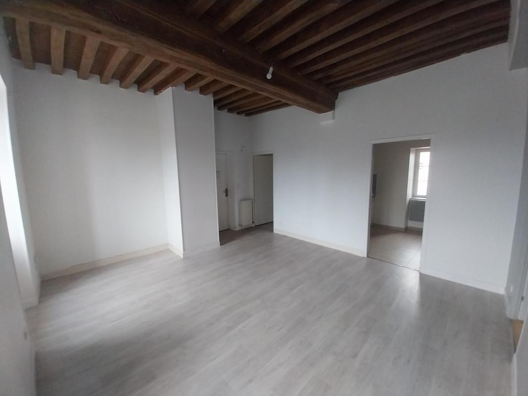 Appartement à louer, 75m², La Roche-en-Brenil