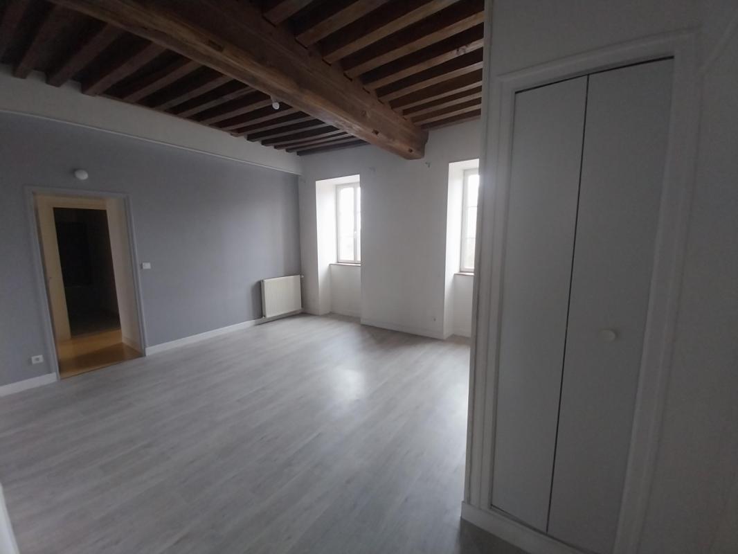 Appartement à louer, 75m², La Roche-en-Brenil