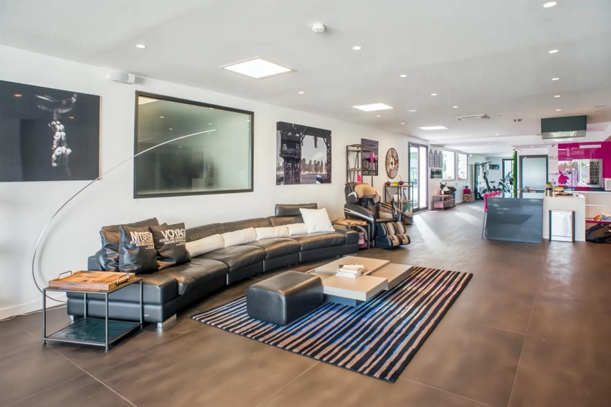 Maison à vendre, 390m², Pringy