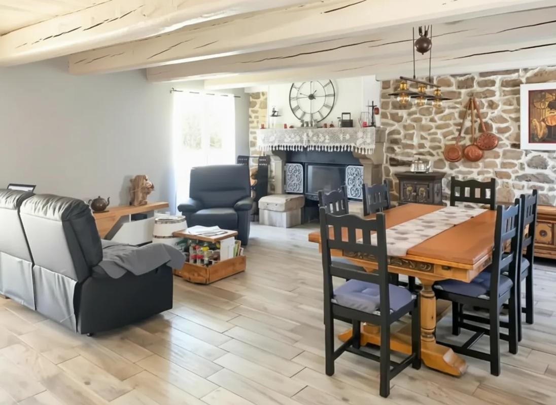 Maison à vendre, 280m², Thiolières