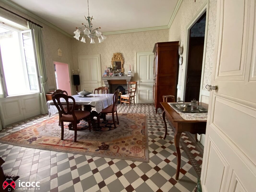 Maison à vendre, 222m², Nueil-les-Aubiers