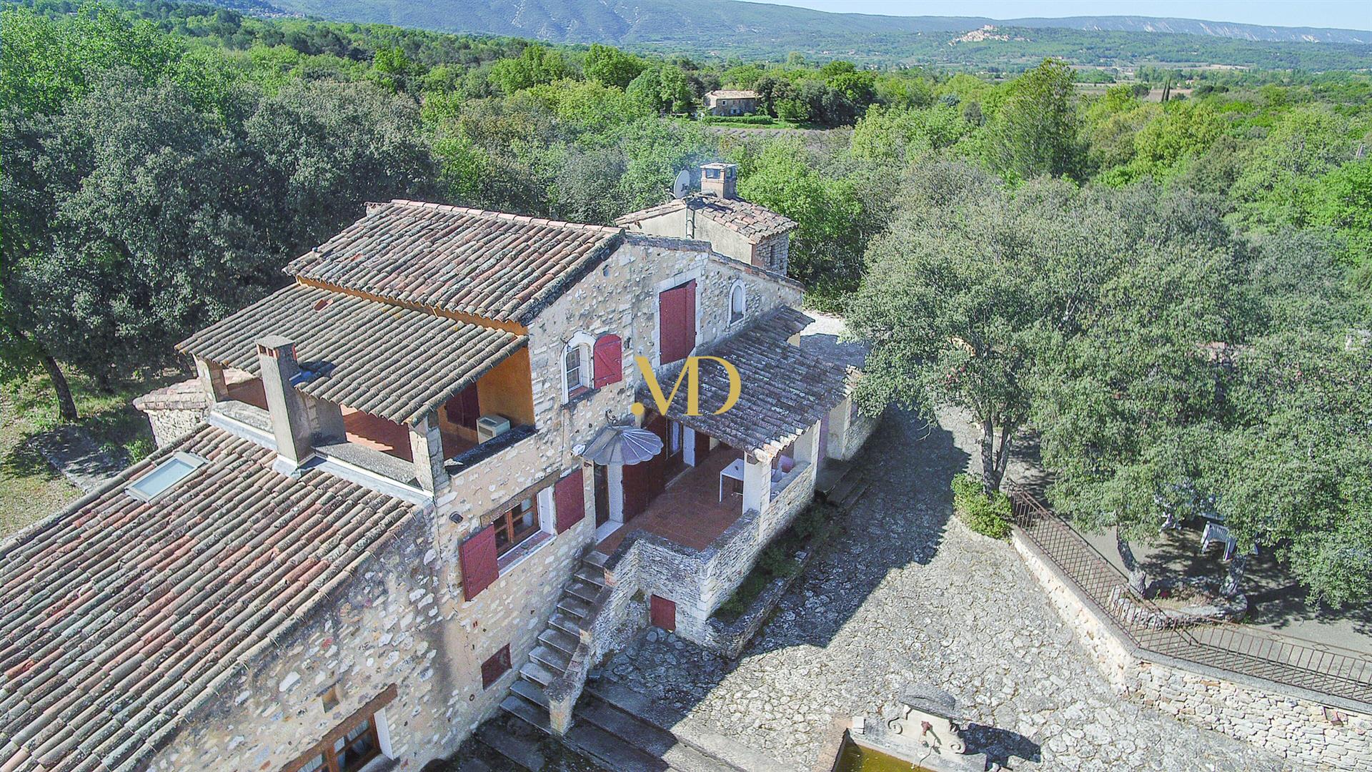 Property of 141m2 to buy in Bonnieux (84)