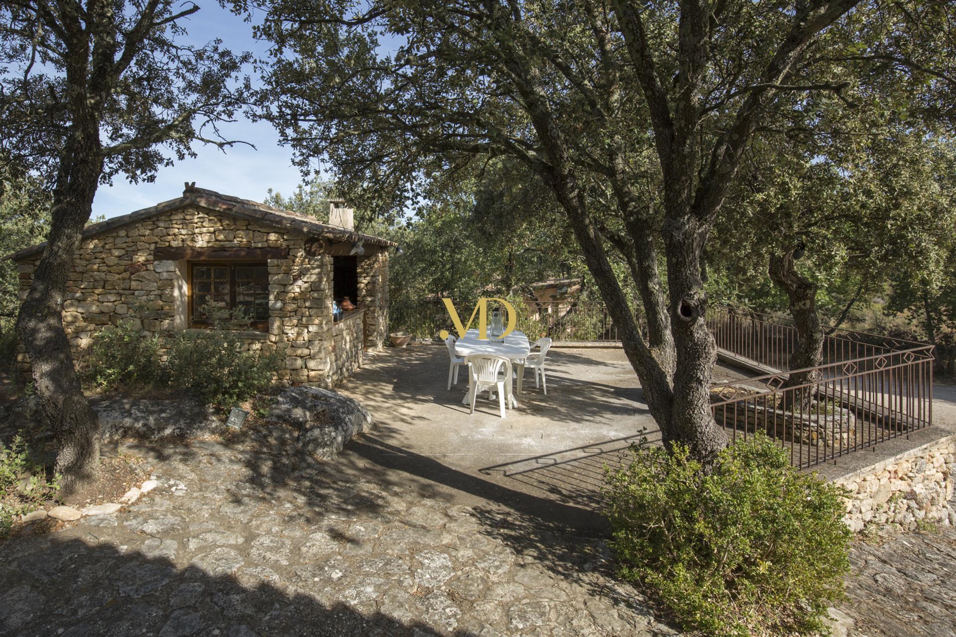 Property of 141m2 to buy in Bonnieux (84)
