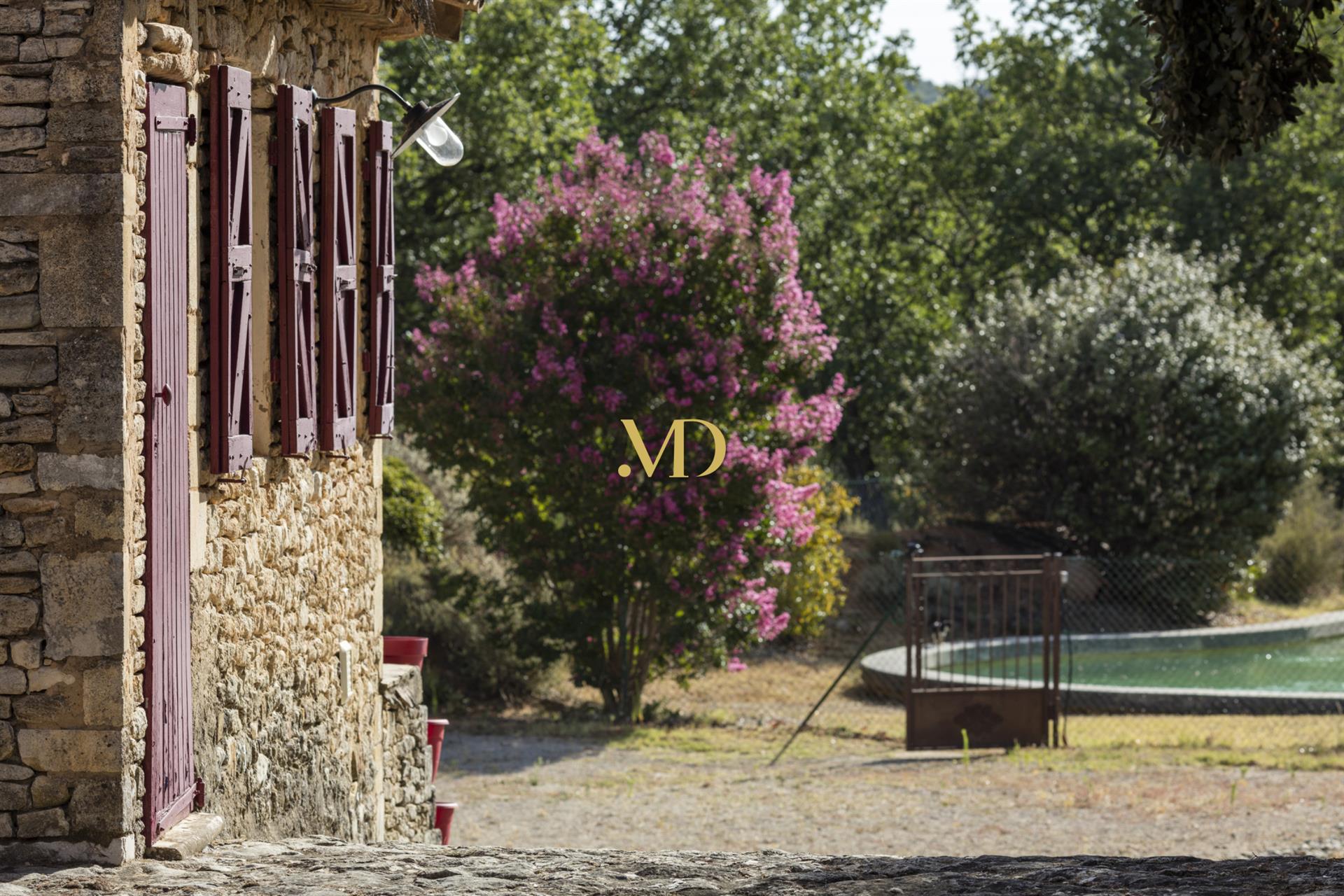 Property of 141m2 to buy in Bonnieux (84)