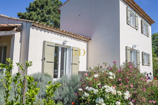 Villa avec piscine à Saint Saturnin lès Apt