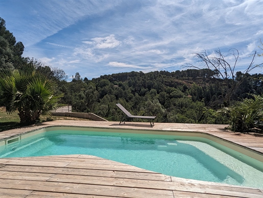 Salernes, 4-room house, 100 m² with swimming pool in a quiet area.