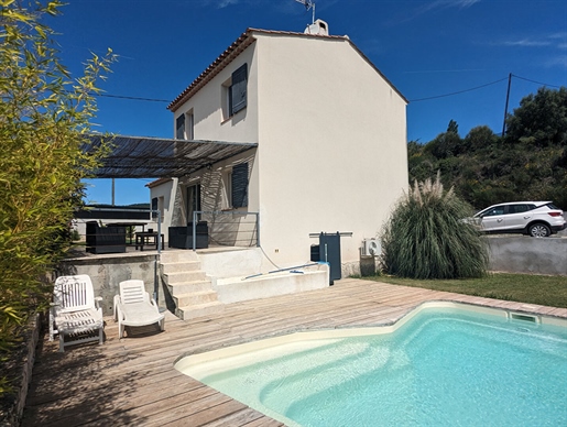 Salernes, 4-room house, 100 m² with swimming pool in a quiet area.