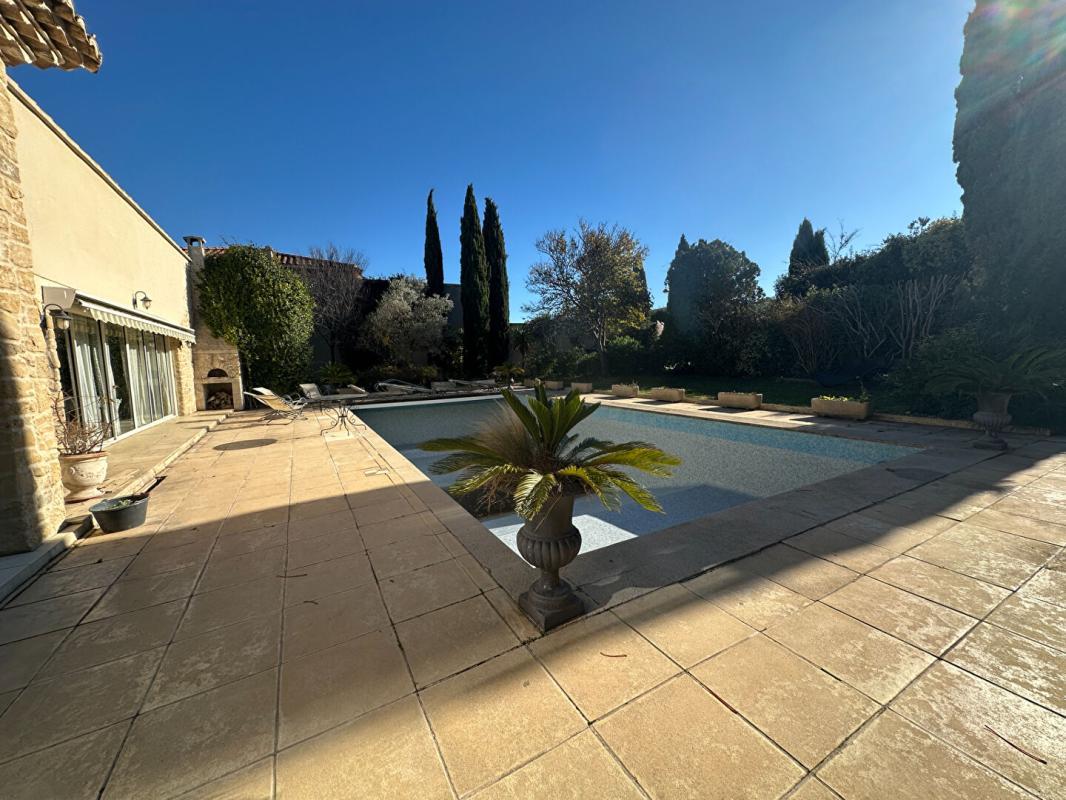 Maison à louer, 300m², Saint-Victoret