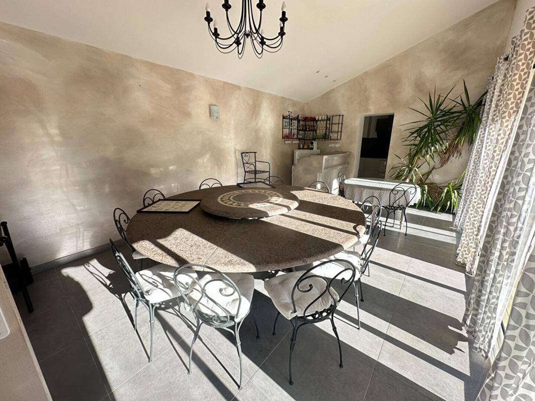 Maison à louer, 300m², Saint-Victoret