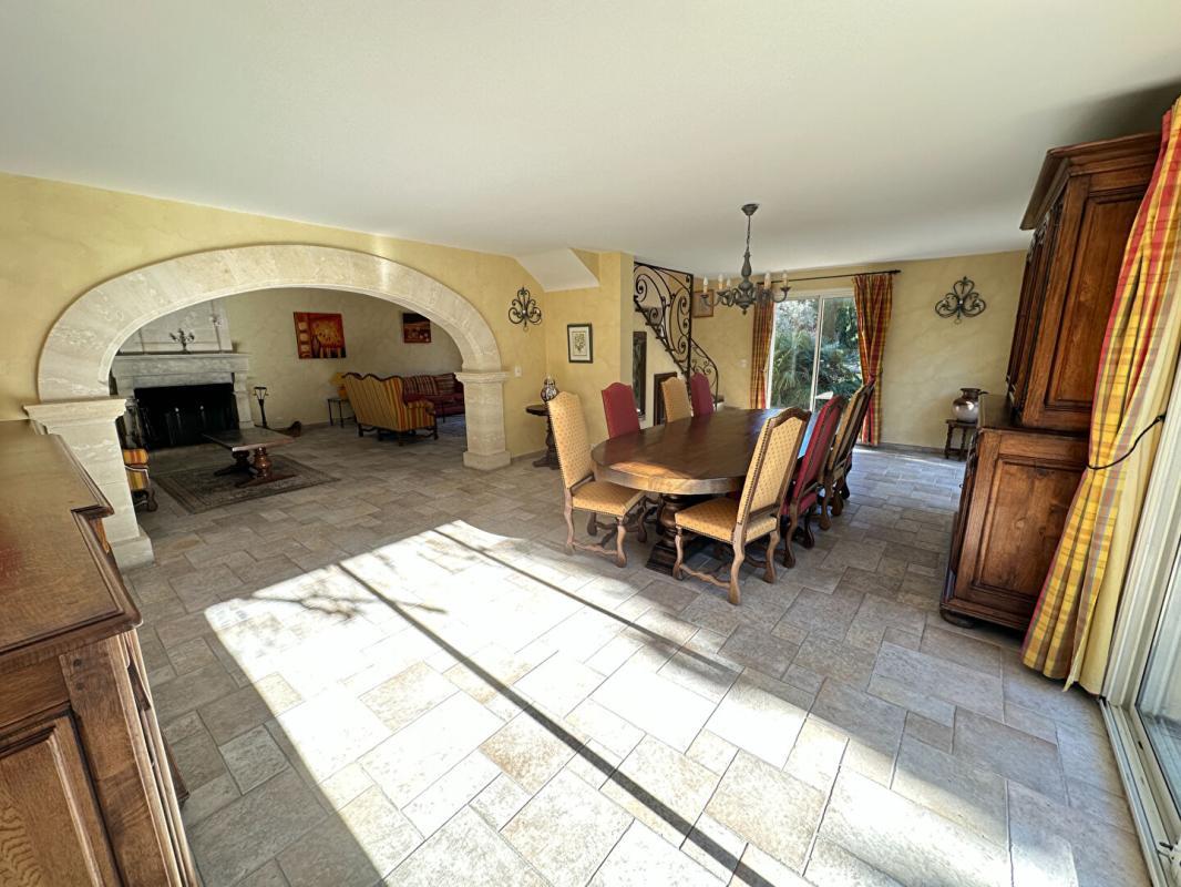 Maison à louer, 300m², Saint-Victoret