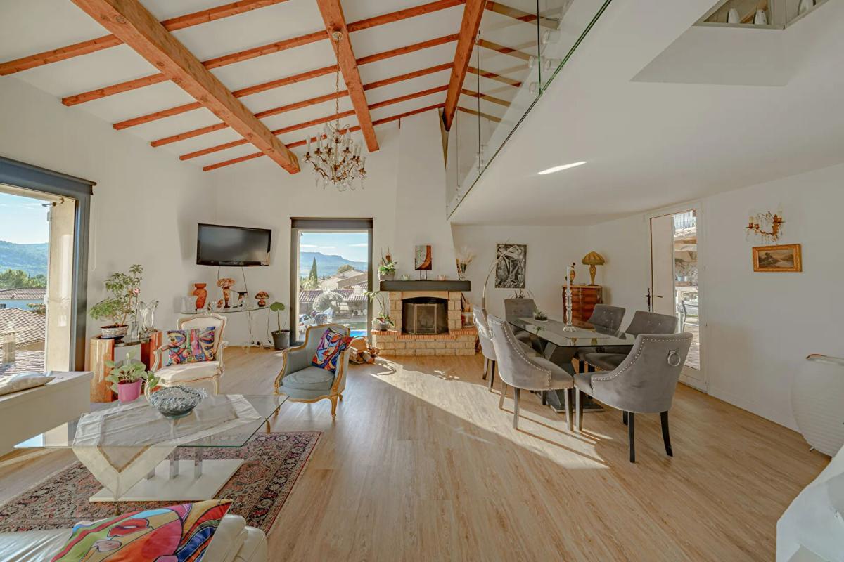 Maison à vendre, 152m², Cuges-les-Pins
