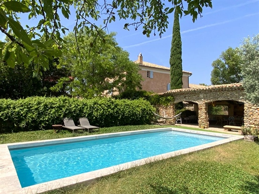 Between the Luberon and the Verdon, superb 18th century Provençal Bastide, 476 m² + outbuildings on