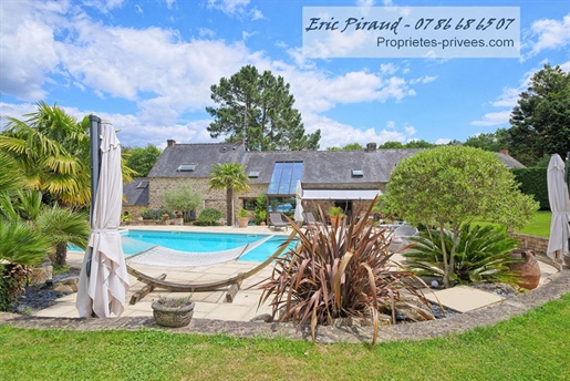 Saint André des Eaux - Magnificent stone farmhouse