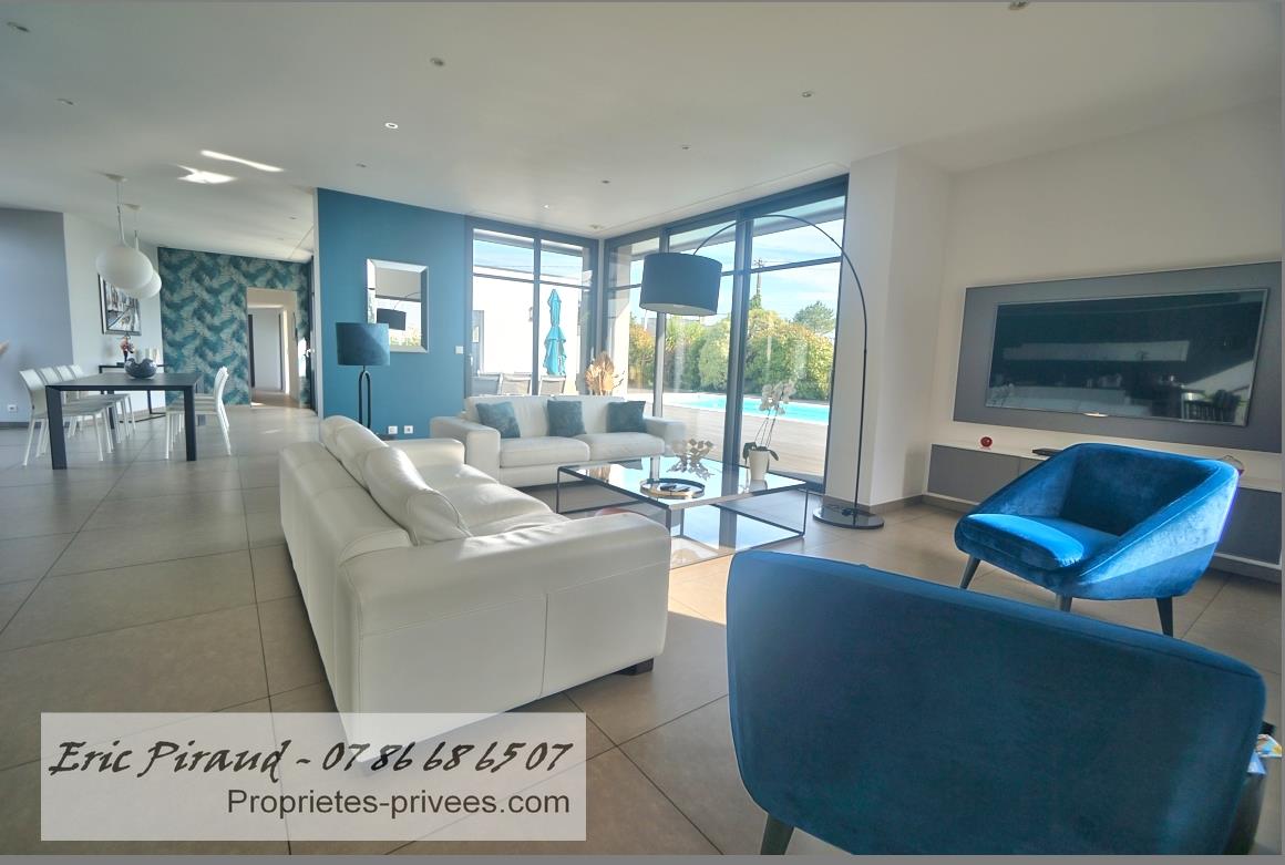 Purchase: House (44350)