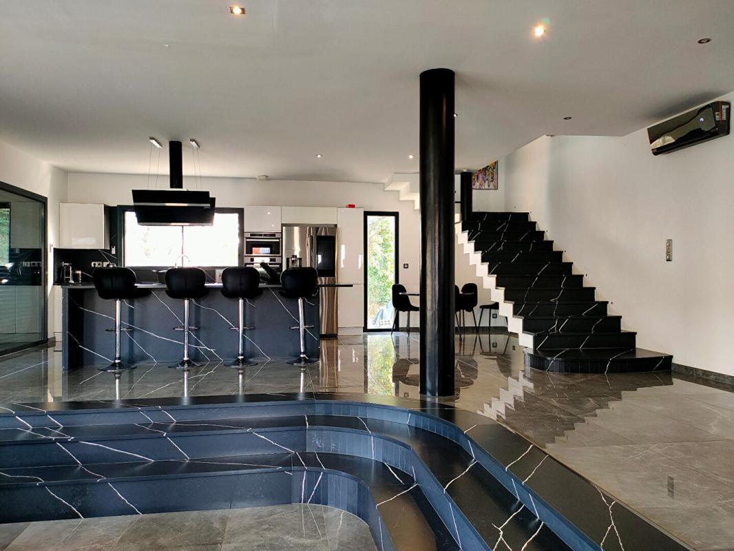 Maison à vendre, 224m², Sainte-Eulalie