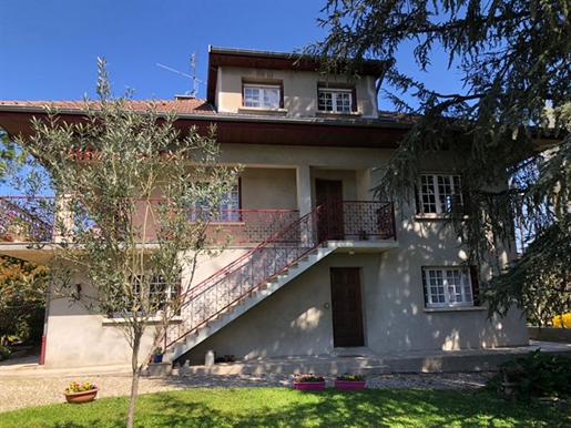 Maison d'Exception de 7 Pièces - 300 m² - Terrain de 1300 m²