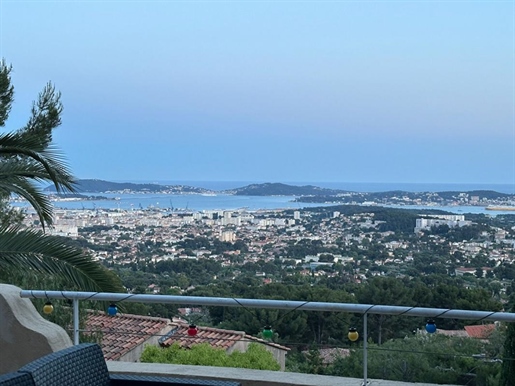 Villa vue mer Toulon Ouest 9 pièce(s) 290 m2 sur un terrain de 1300m²