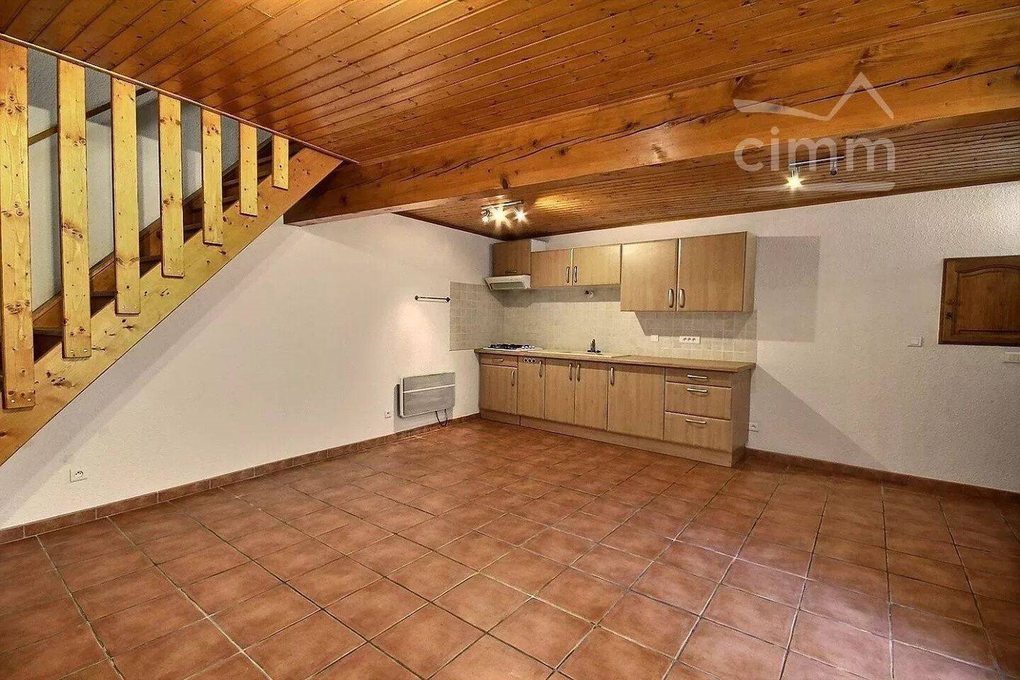 Maison à louer, 49m², Baix