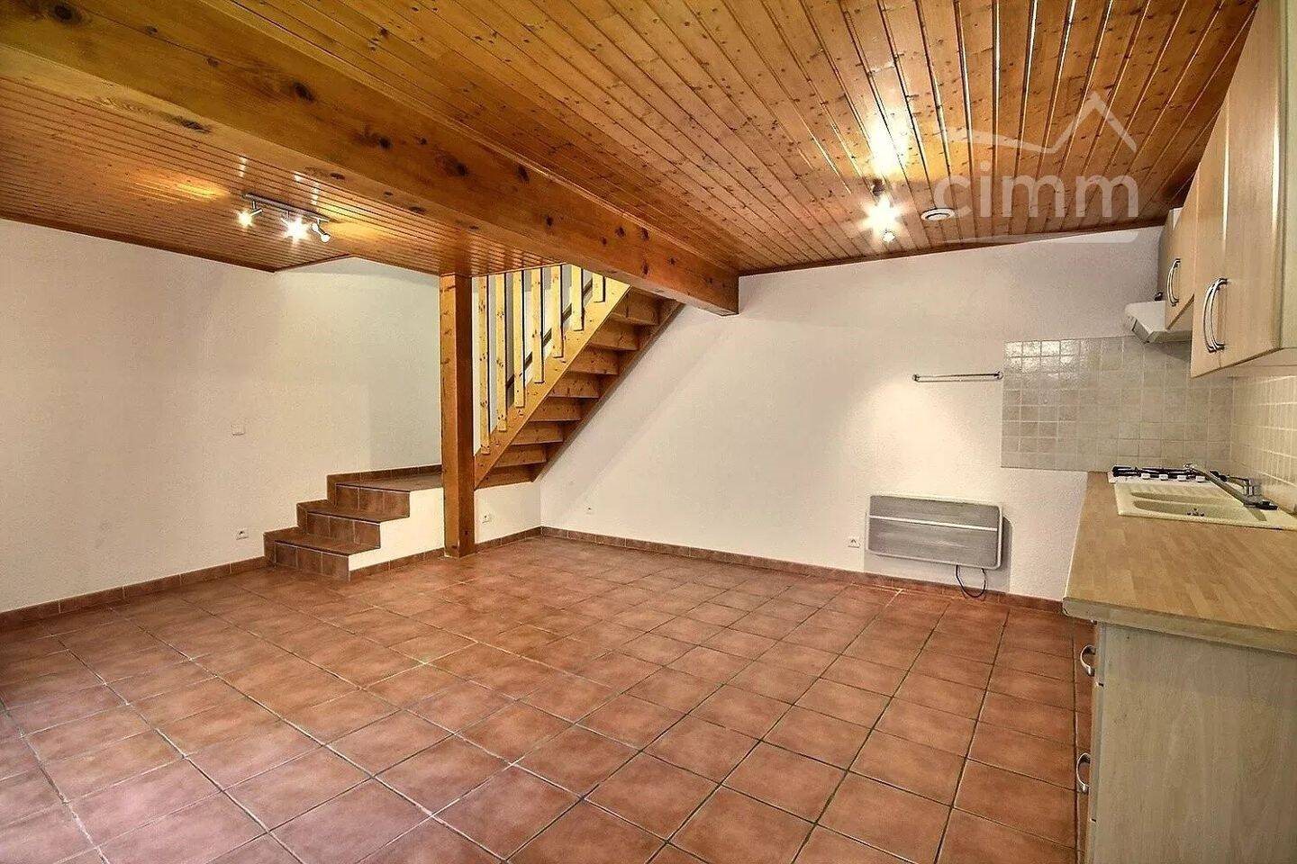 Maison à louer, 49m², Baix