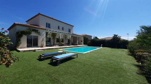 Schitterende en elegante villa met 180 m² bewoonbaar op 964 m² grond en een adembenemend uitzicht!