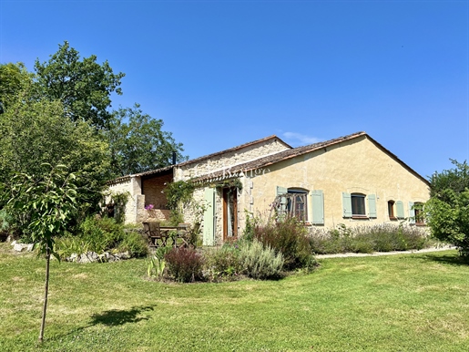 Maison en pierre avec beaucoup de charme et un gîte