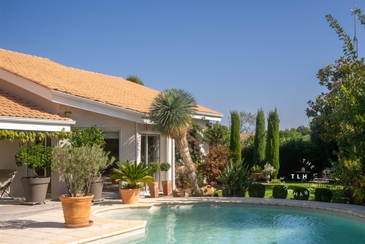 For Sale Baillargues Domaine Du Golf 5 Room Villa 198m2 On Land Of 700M2 With Swimming Pool