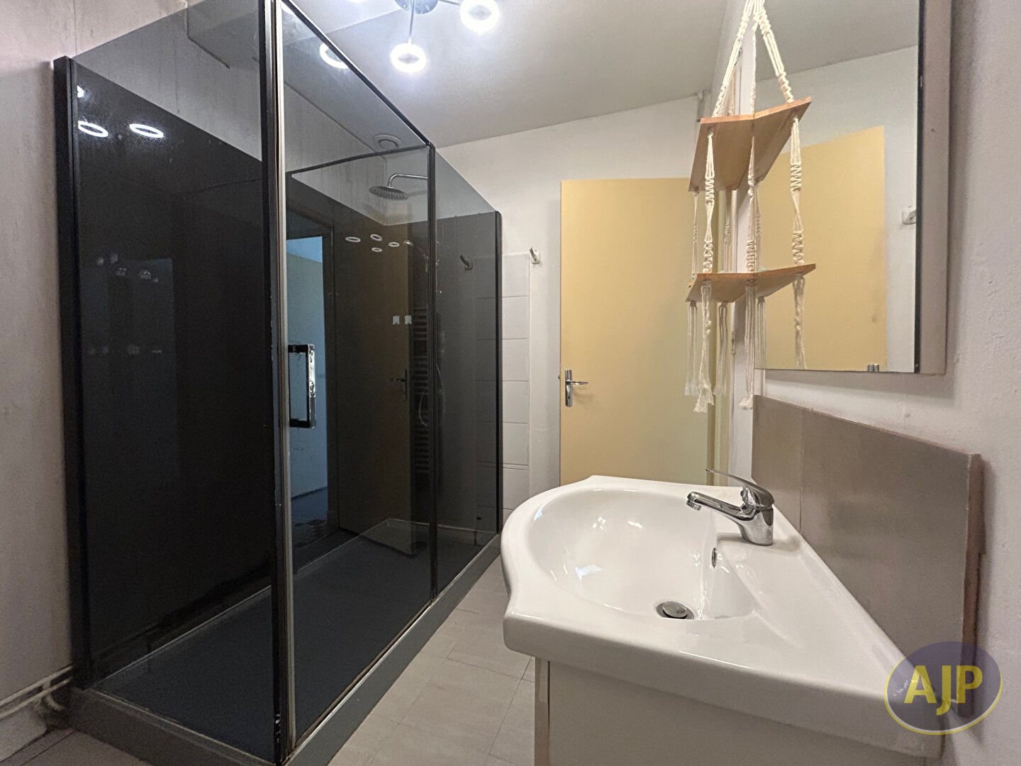 Maison à louer, 61m², Les Eglisottes-et-Chalaures