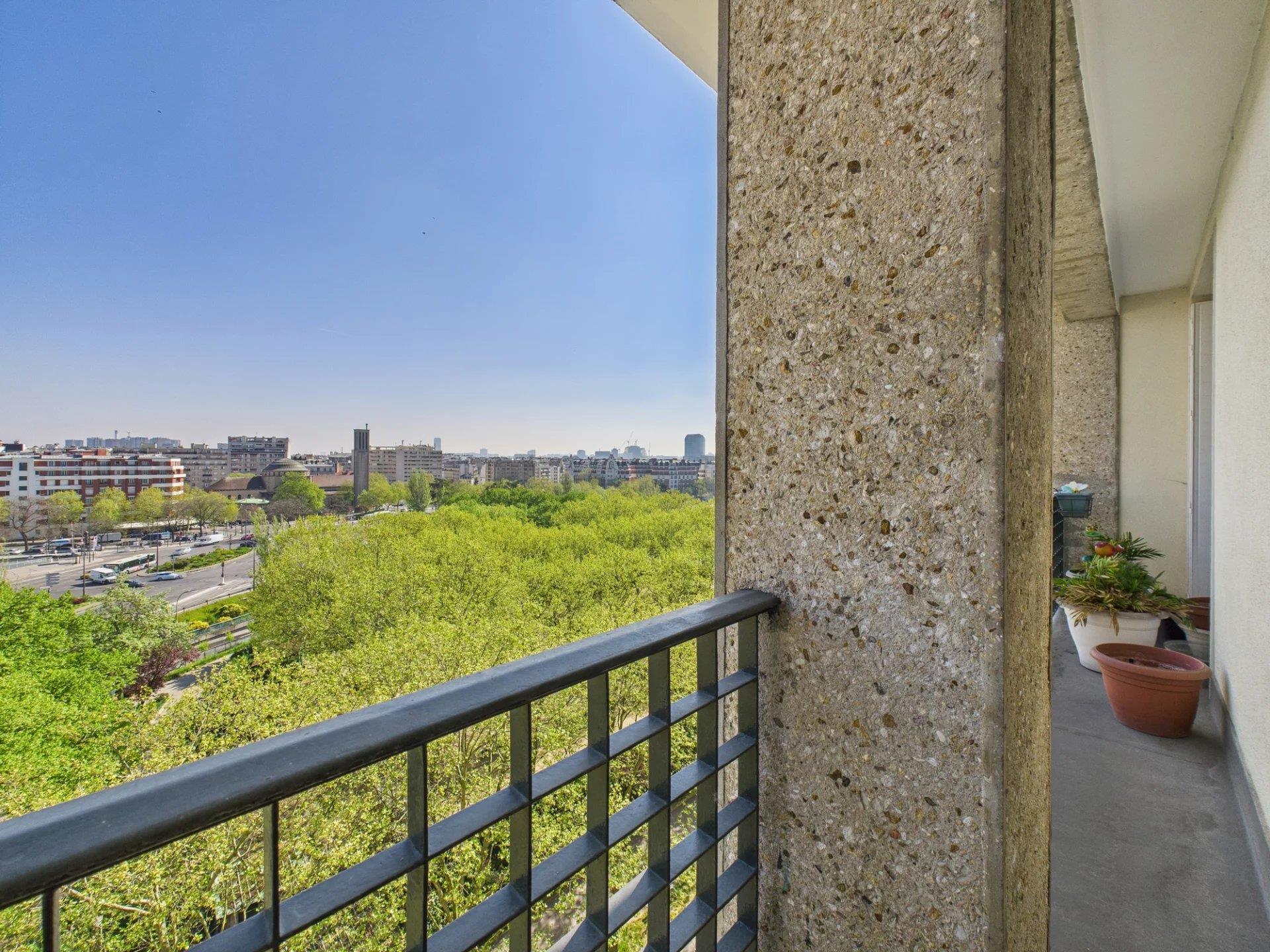 Family apartment in a quality condominium