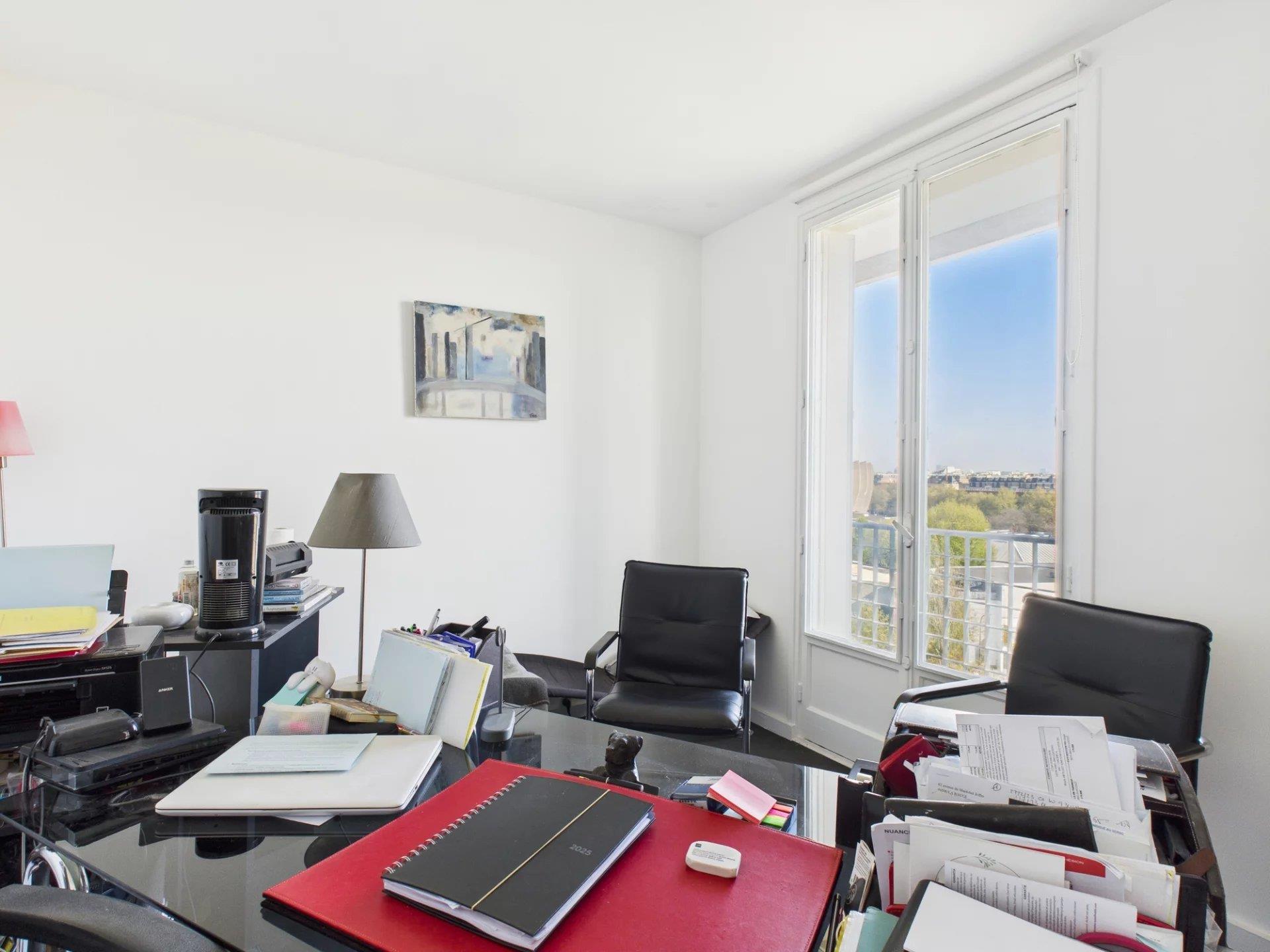 Family apartment in a quality condominium