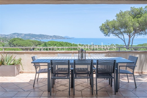 Ste-Maxime, provenzalische Villa mit Panoramablick auf das Meer