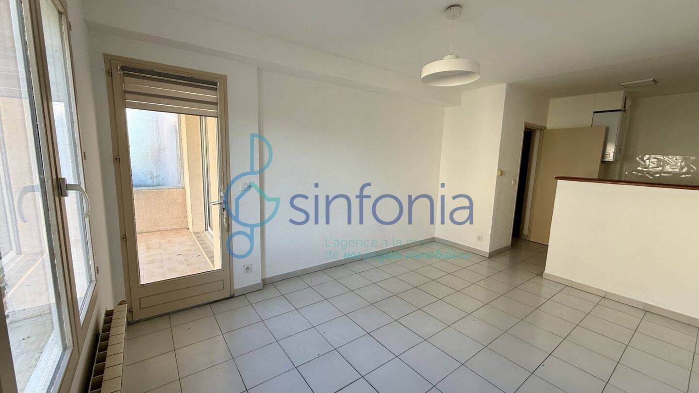 Appartement à louer, 38m², Uzès
