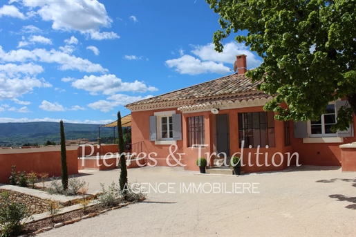 Roussillon, propriété en pierre rénovée avec vue panoramique sur plus de 2 hectares de terrain plant