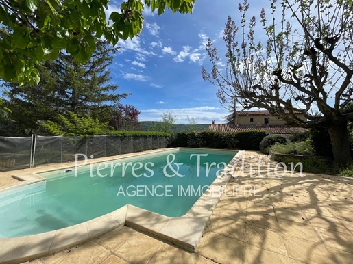 Luberon, Apt, Large house for sale with 4 bedrooms, outbuildings, garage and swimming pool