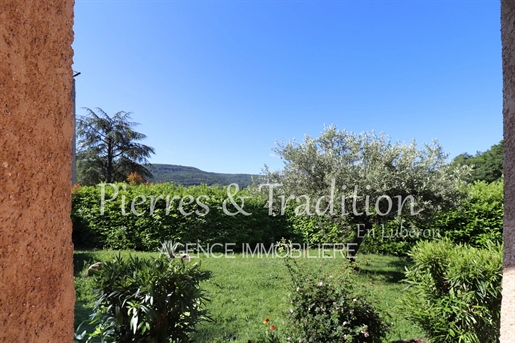 Apt en Luberon casa a un piano con annessi