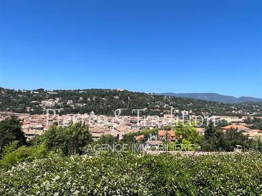 Luberon, near downtown Apt, 5 bedroom house with garden and swimming pool
