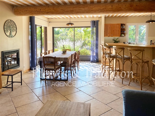 Luberon, Saint Saturnin Les Apt, large recent house with 6 bedrooms, garden and swimming pool...