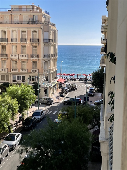 Centre Ville Menton- Beau Bourgeois de 4 pièces en étage élevé - Rénové- Beaux volumes- Cave