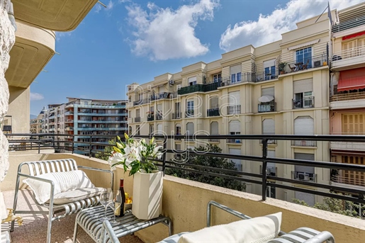 Renovierte 4-zimmerwohnung, 3 Balkone, Meerblick, Carré d'Or in Nizza