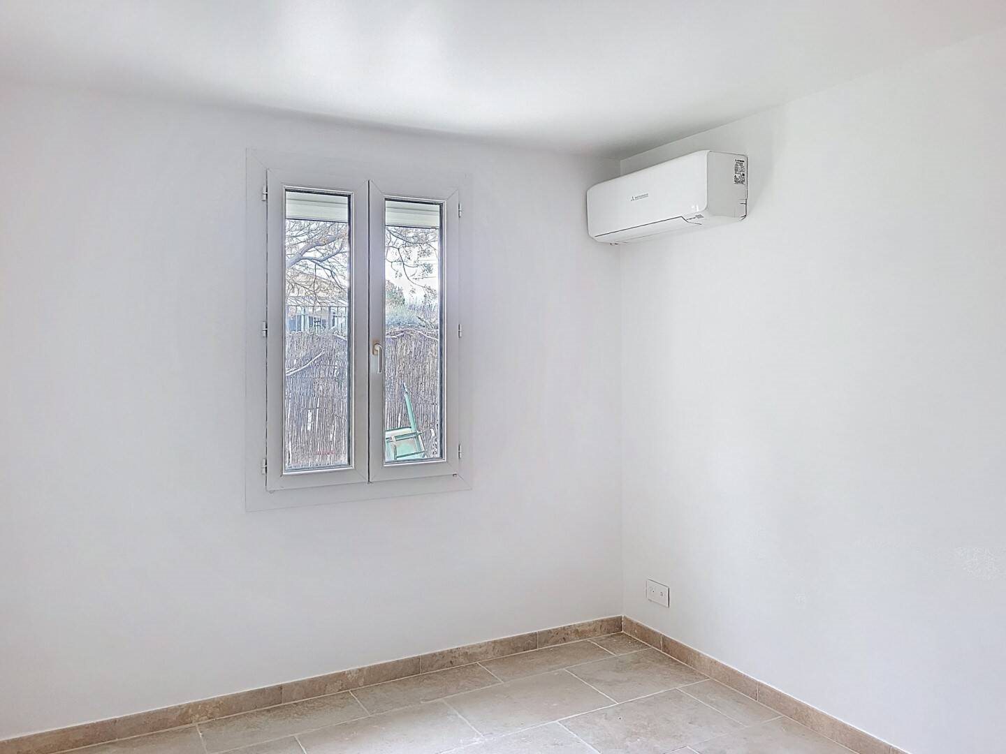 Maison à louer, 75m², Mazan