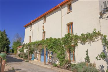 Vakker bondgård (gammelt kloster) ideelt for B &B eller stor familie hjemme.