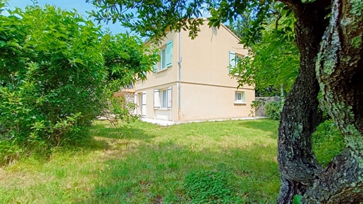 Maison située à deux pas de la place aux herbes