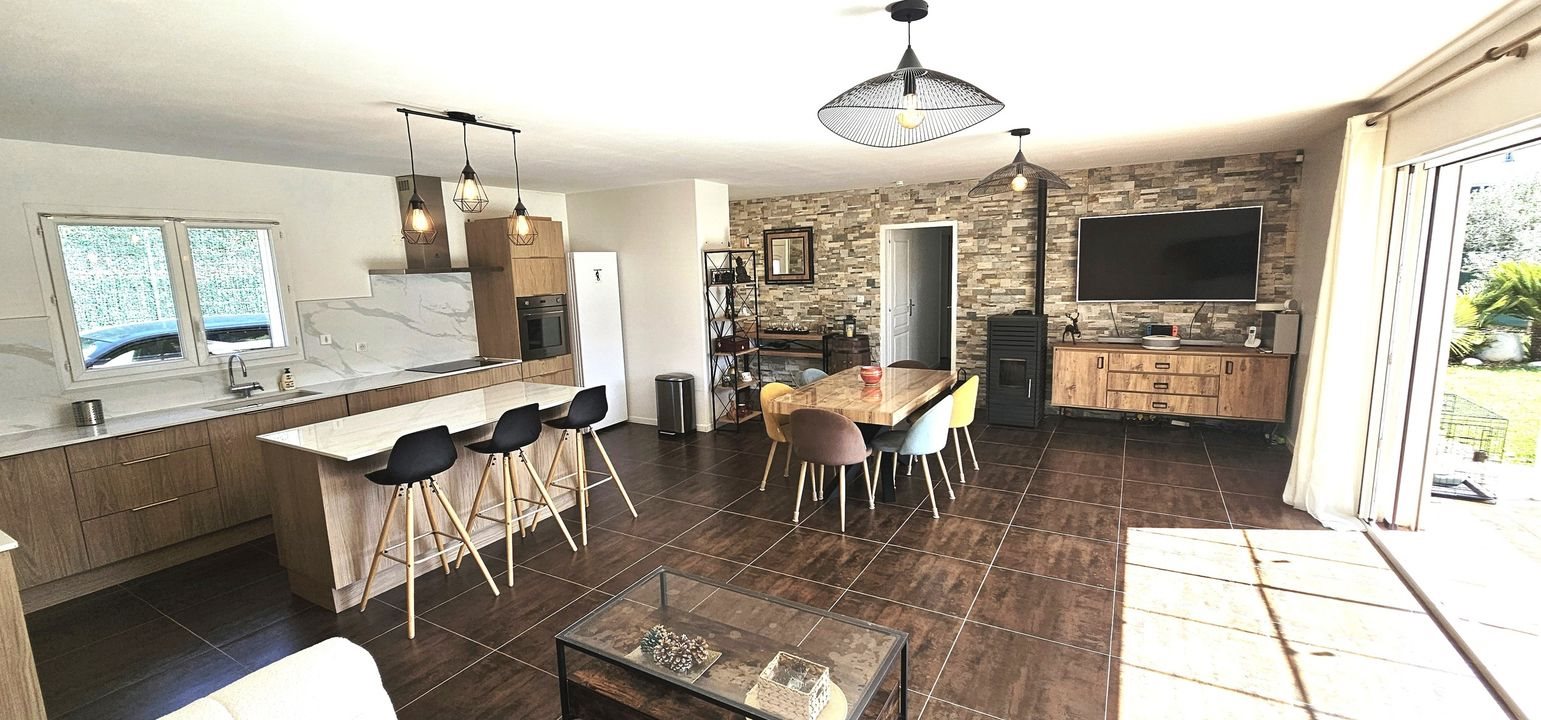 Maison à vendre, 128m², Cuges-les-Pins