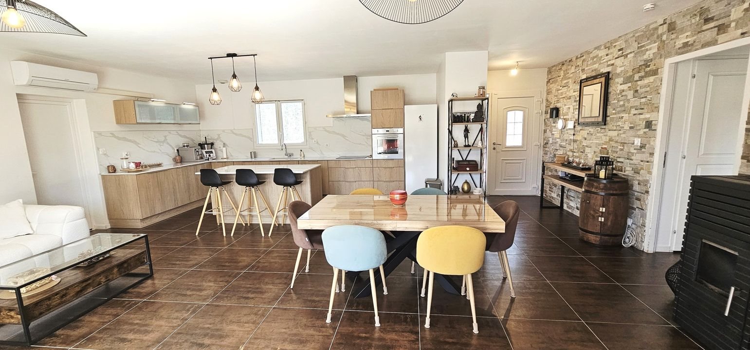 Maison à vendre, 128m², Cuges-les-Pins