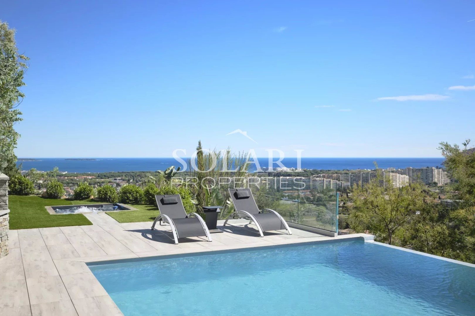 Maison à louer, 392m², Mandelieu-la-Napoule