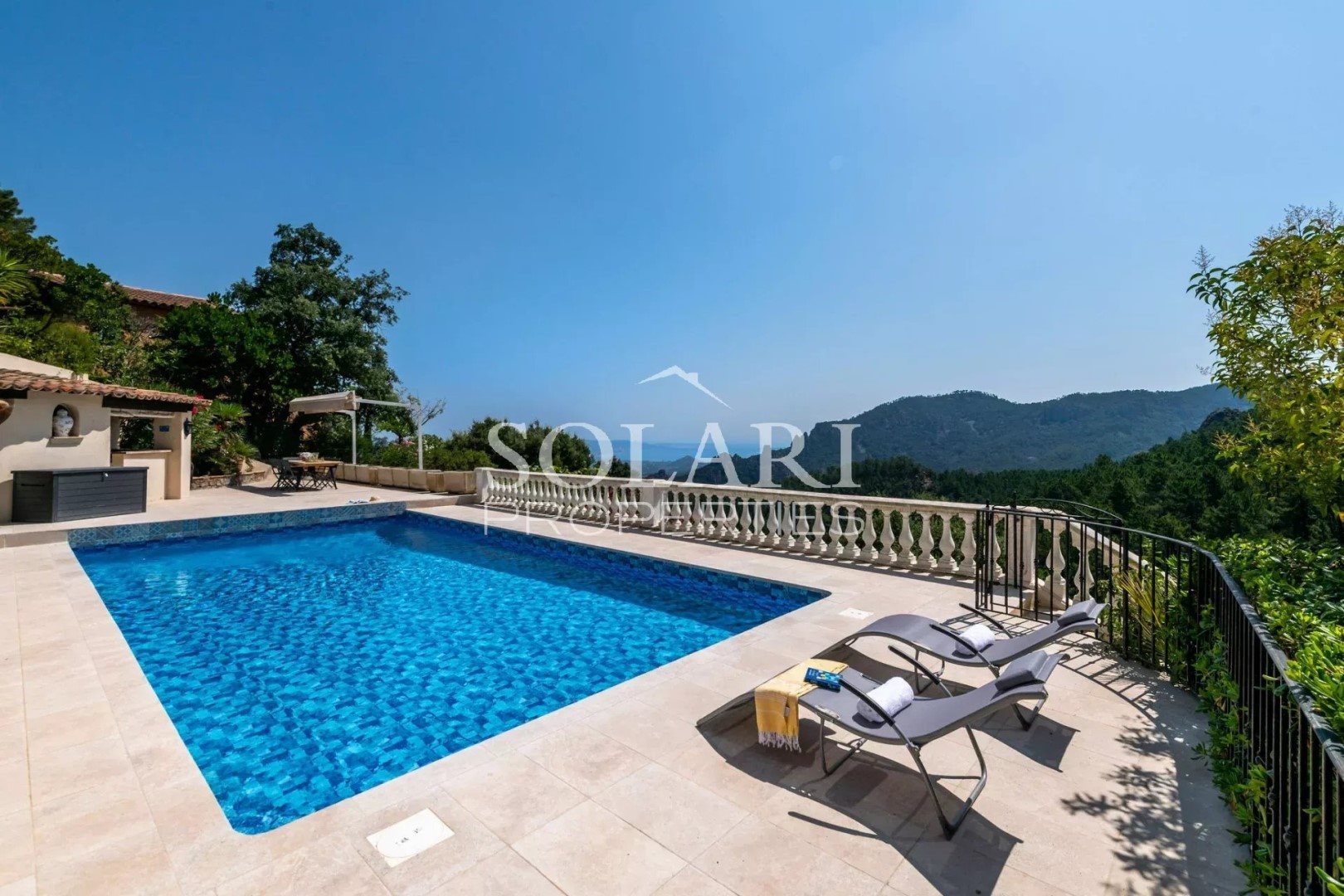 Maison à louer, 300m², Mandelieu-la-Napoule